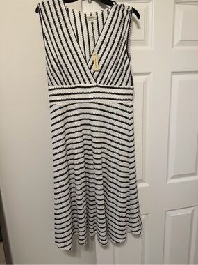 Striped Sleeveless V-Neck  Dress - Black & White